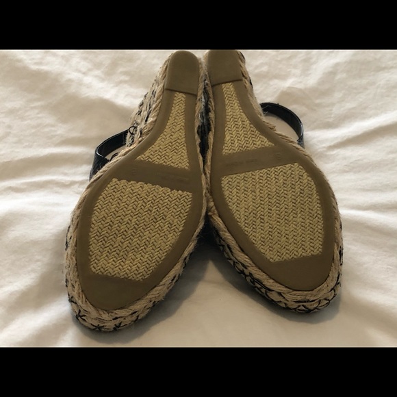 NWOTS RALPH LAUREN PATENT ESPADRILLE PEEP TOE WEDGE (8) - Picture 9 of 15